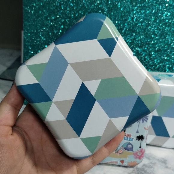 Tin Box Set - Picture 3 of 6